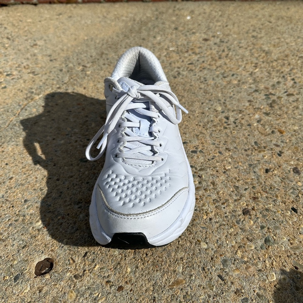 WOMENS WHITE BONDI SR HOKAS SIZE 7.5